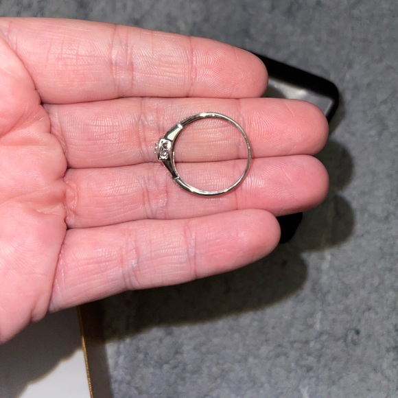 Jewelry - Picture 3 of 3